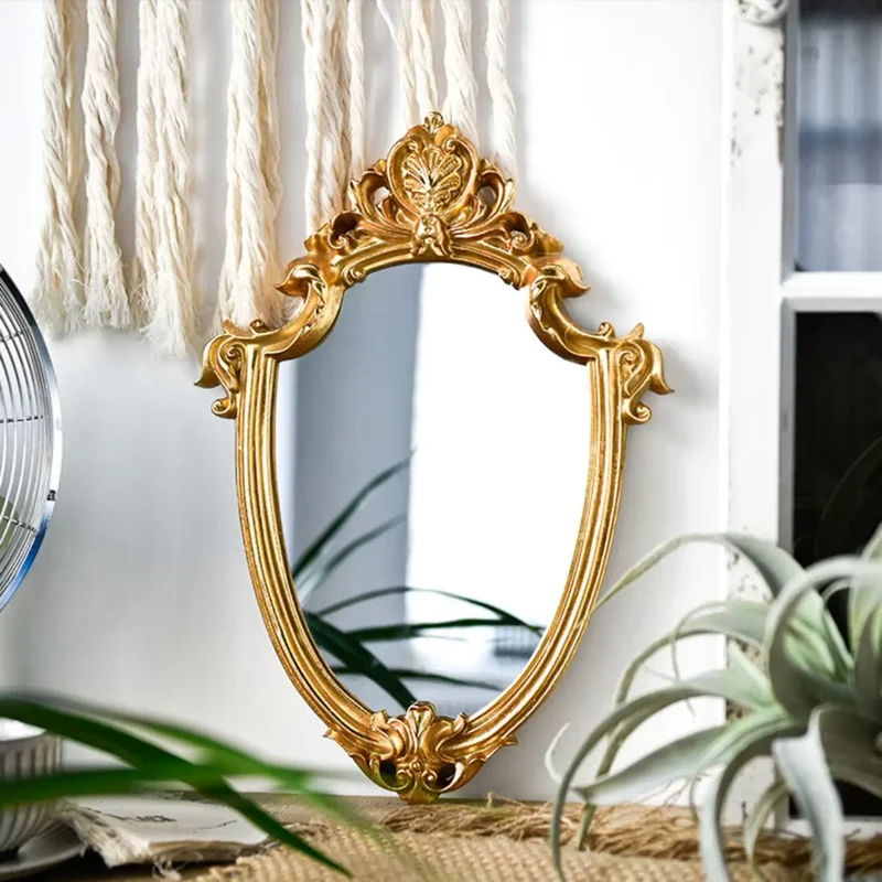 Miroir Rond Doré Baroque 31x22 cm - Raffinement Château et Charme Classique