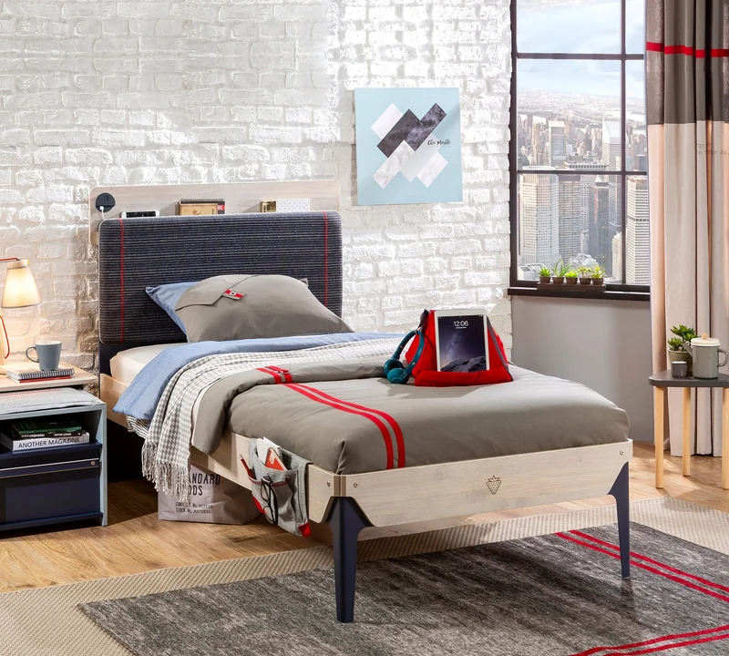 Trio Line Bed