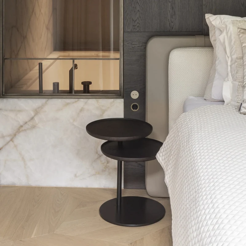 The Grand CHLOE Beistelltisch – Massivholz Eiche | Bronze