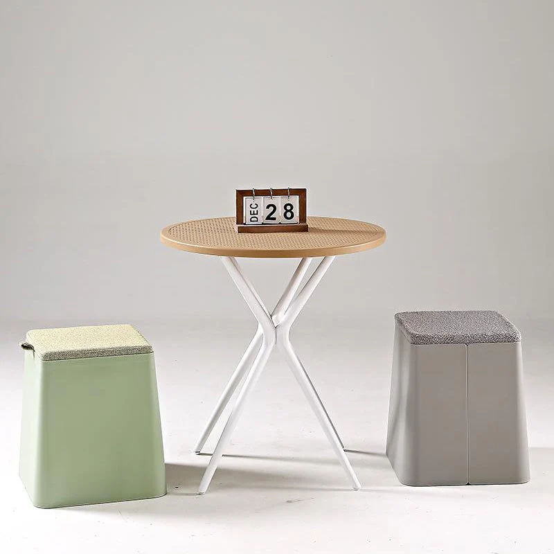 Modern Minimalist Round Cross Frame Plastic Outdoor Coffee Table For Garden