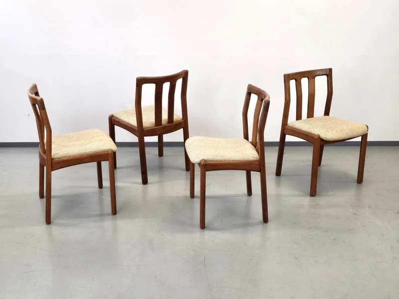 DYRLUND STÜHLE Vintage Stuhl Esszimmer Esstisch Teakholz Massiv Dänisches Design Küche Mid-Century Modern
