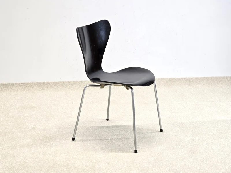 ARNE JACOBSEN STUHL schwarz esstisch esszimmer fritz hansen küche büro
