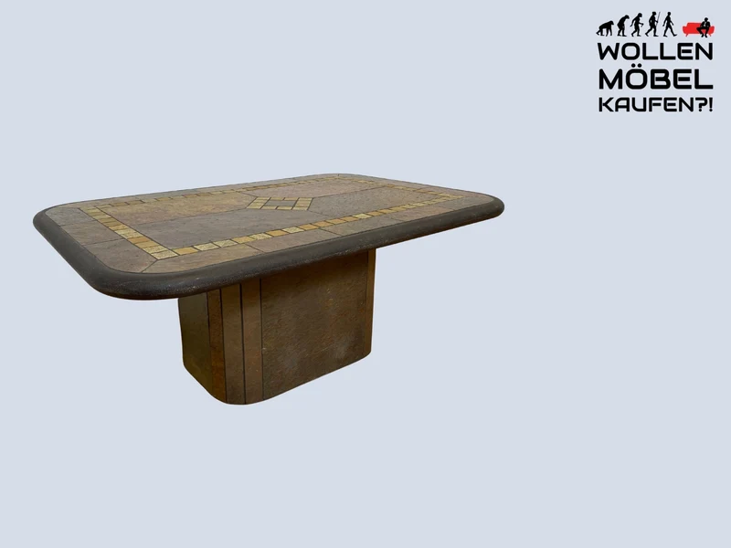 Großartiger postmoderner Couchtisch in zeitlosem Design mit Schieferplatte und Naturstein Intarsien
