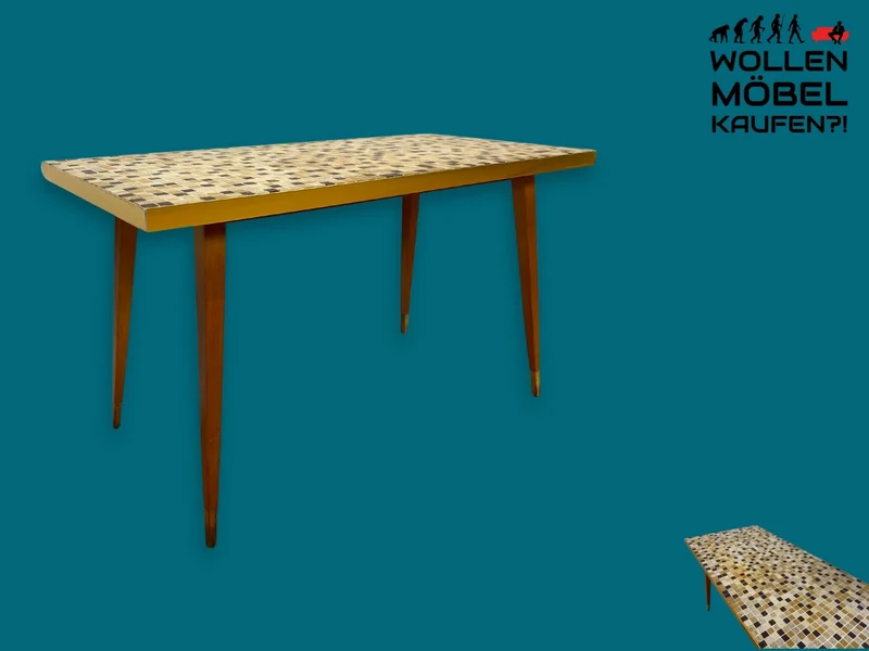 WMK I Besonders schöner hoher Mid-Century Couchtisch mit Mosaik Fliesen und konischen Füßen