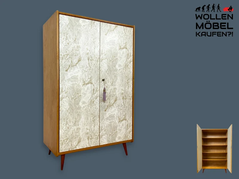 WMK I Stilvoller und sehr gut erhaltener heller Mid-Century Kleiderschrank mit späterer Folierung