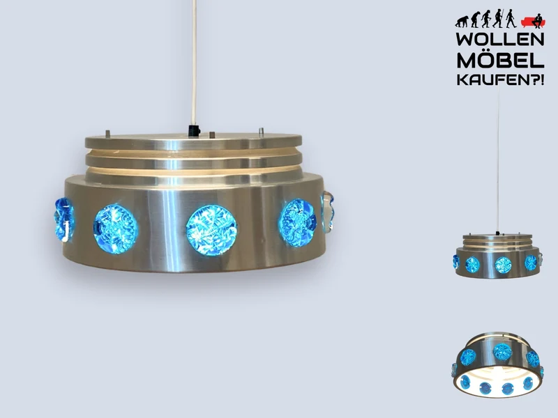 WMK I Rare skandinavische Space Age Hängelampe aus Aluminium mit blauen Glasrosetten