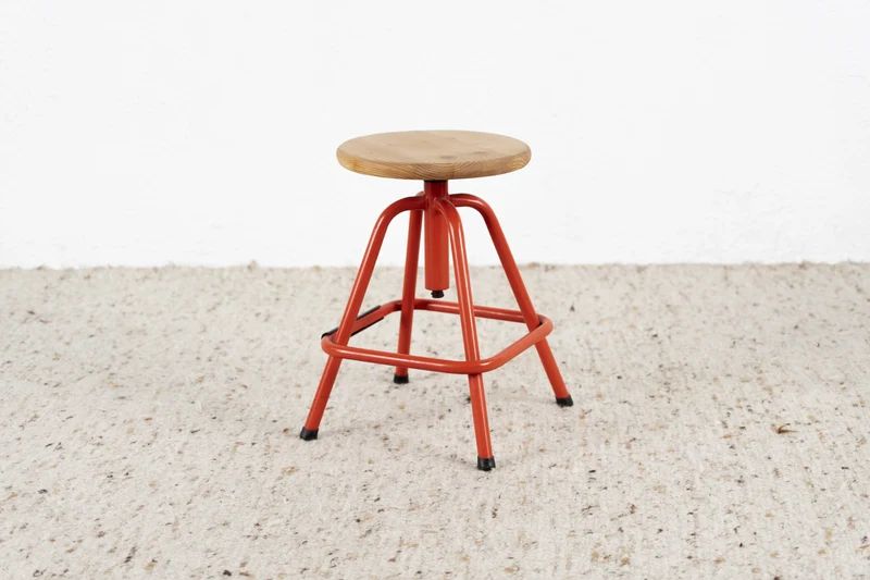 Vintage Hocker Metall Holz Industrial Orange Rot Höhenverstellbar Stuhl Werkstatt Büro