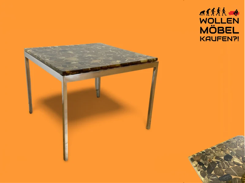 WMK Seltener und gut erhaltener 70er Jahre Couchtisch mit Epoxid Tischplatte mit eingelassenen echten Steinen auf Metallgestell