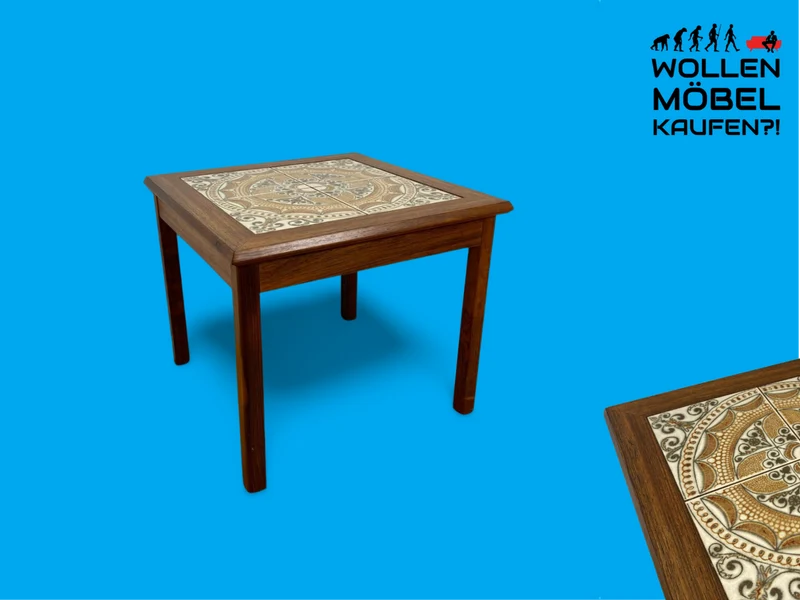 WMK Wunderschöner & sehr gut erhaltener skandinavischer Couchtisch mit kunstvollen Fliesen auf Teakholz