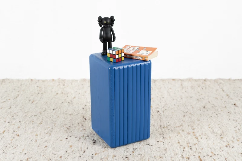 R&F Beistelltisch / Hocker Holz Recycling upcycling Stuhl Würfel Ablage Blau