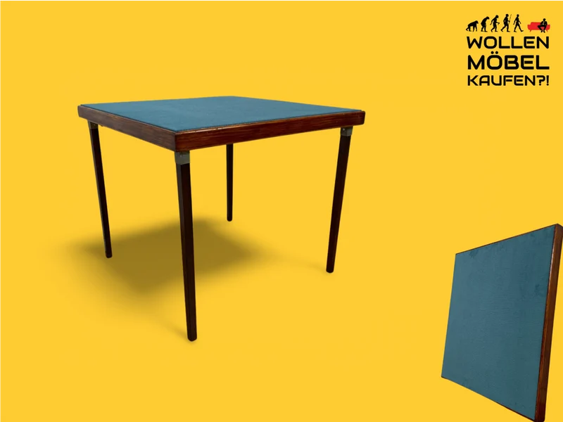WMK Platzsparender und sehr gut erhaltener Mid-Century Spieltisch mit einklappbaren Tischbeinen und neu bespannter Tischplatte