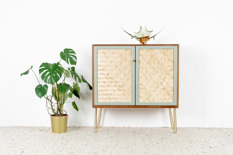 Vintage Kommode Schränkchen Holz Nuss Geflecht Sideboard Pastell Salbei Skandi