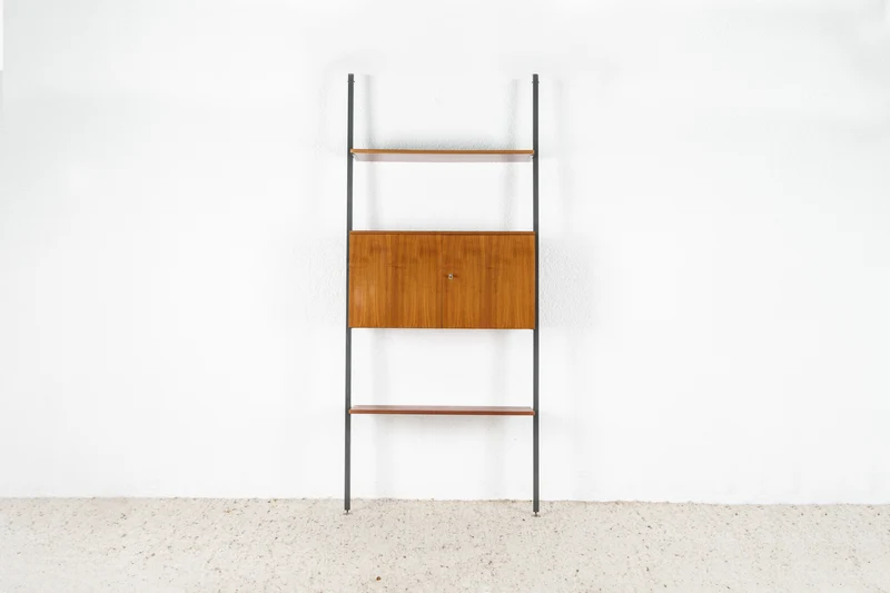 Mid Century Regal / Schrank Nuss