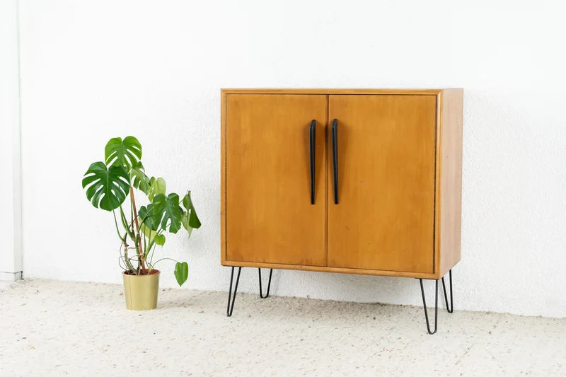 Kleider Schrank / Kommode