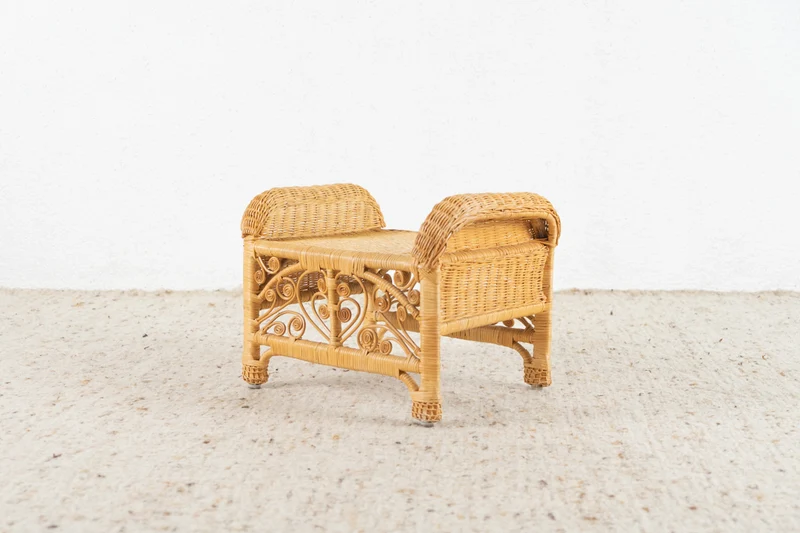 Korb Hocker